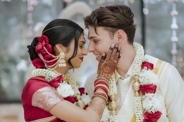 Vedic astrology consultation for personal and relationship guidance | Manoj Joshi Astrologer